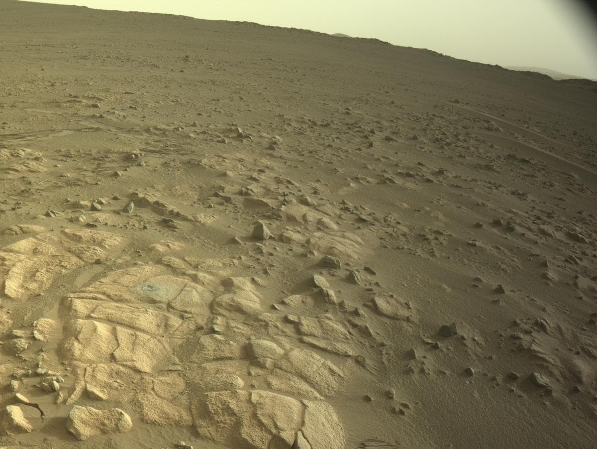 Foto do rover em Marte de 2026-04-14