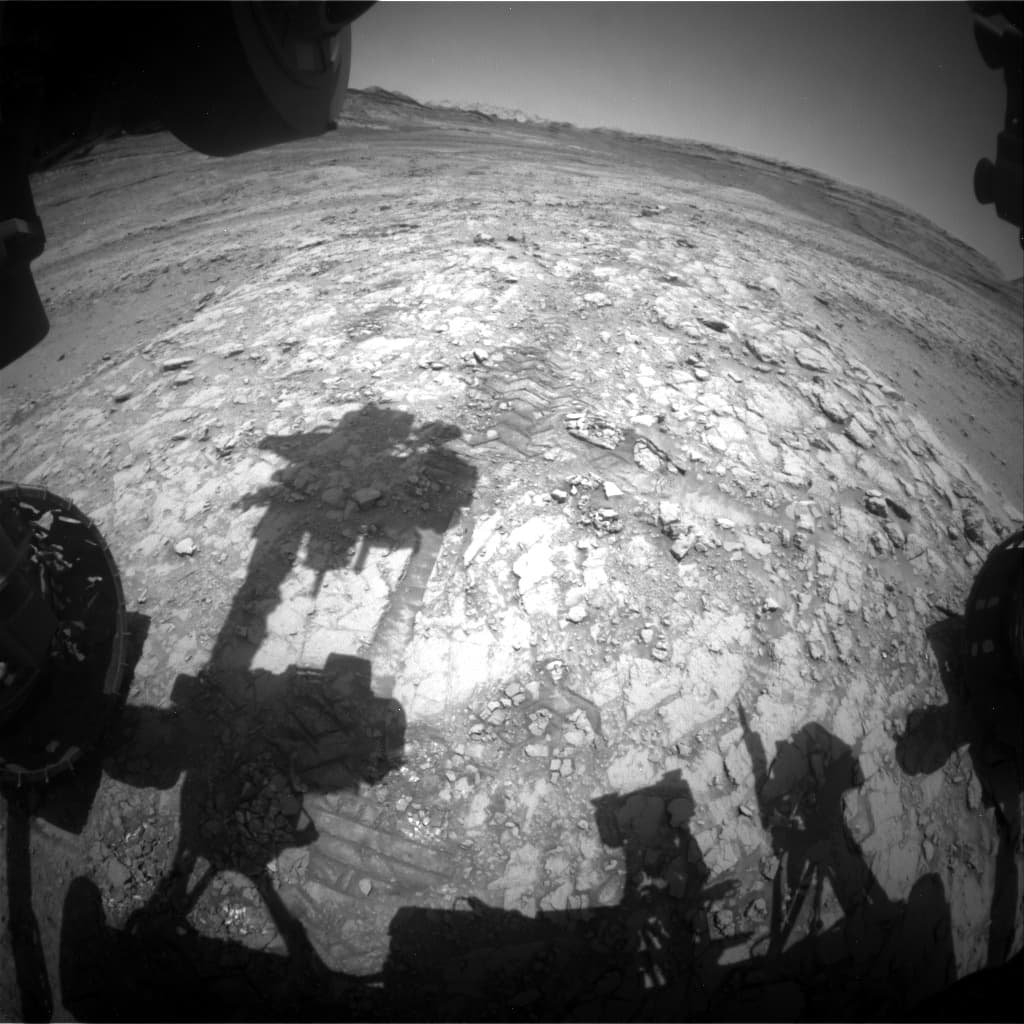 Foto de Marte da câmera FHAZ_LEFT_B