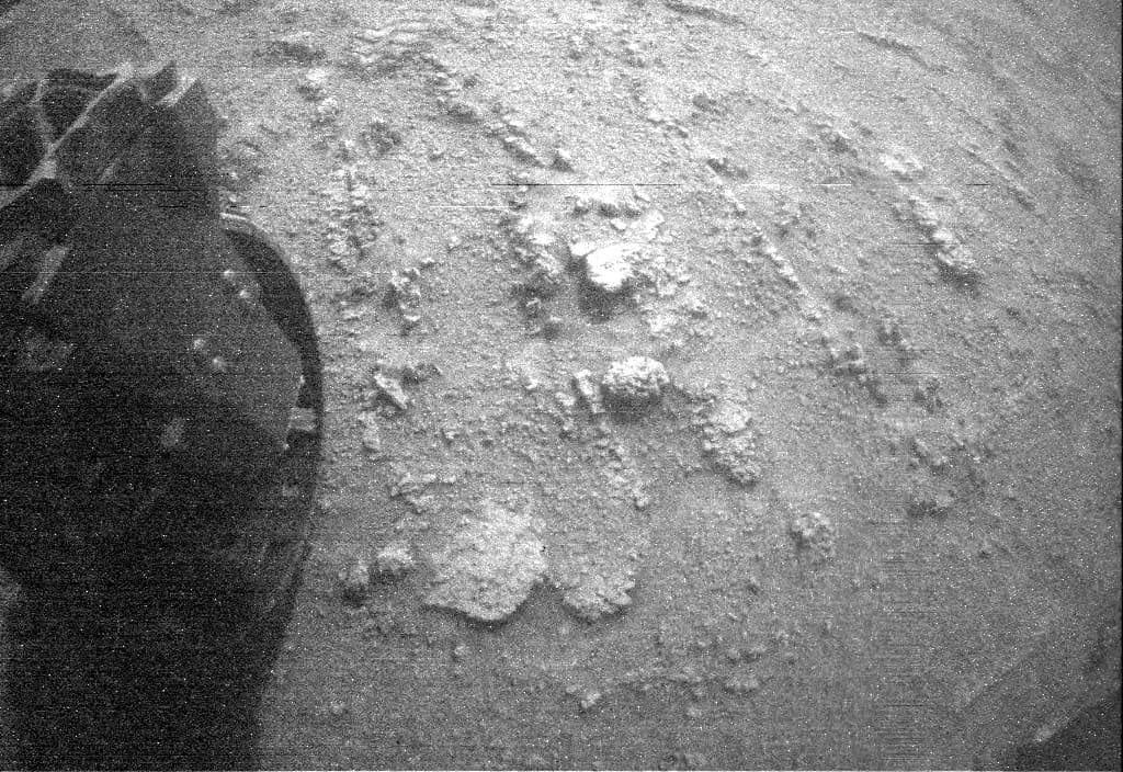 Foto de Marte da câmera RHAZ_LEFT_B